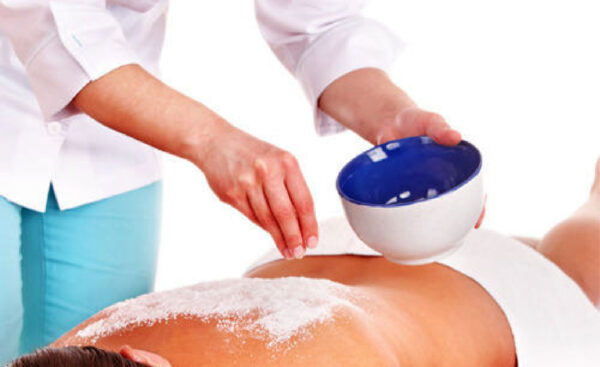Full Body Waxing With Sugar